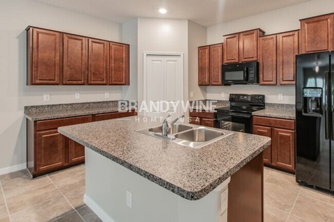 Building Photo - **1 MONTH FREE HOLIDAY SPECIAL!!** $5 App ...