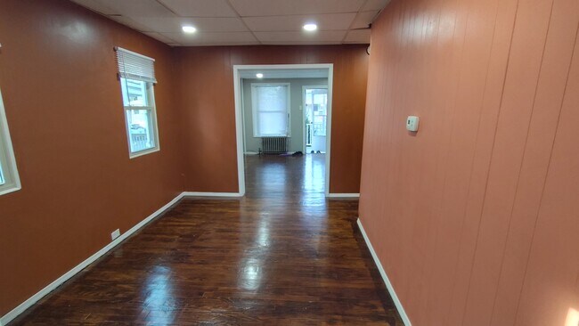 Comedor - 618 Deacon St