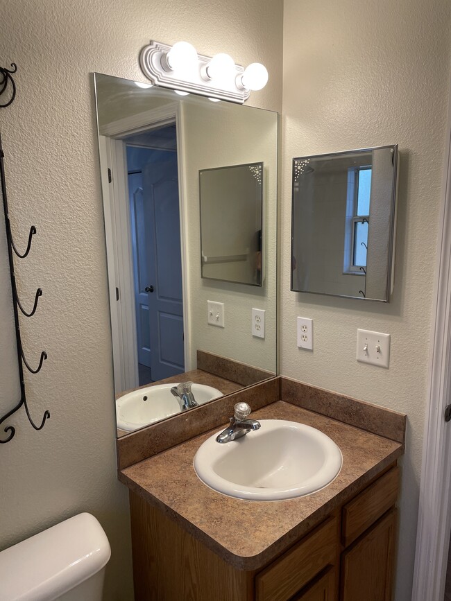 Second Bathroom with tub - 424 N Savary Ave