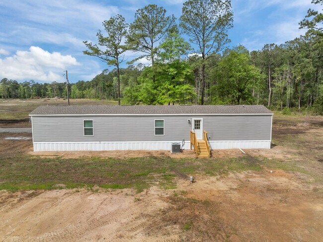 Foto del edificio - Peaceful 3 Bedroom Rental Home on 1 Acre – Lawn Care Included