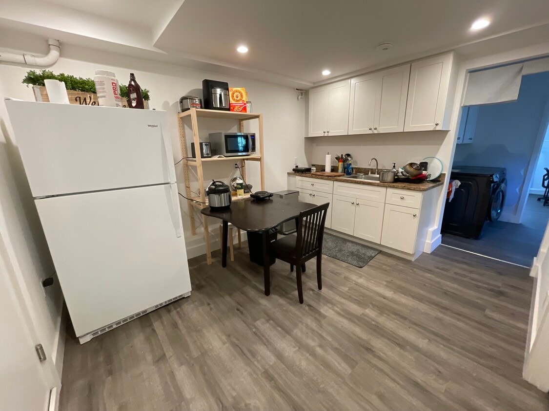Shared kitchenette (small cooking appliances provided but no stove/oven) - 732 16th Ave