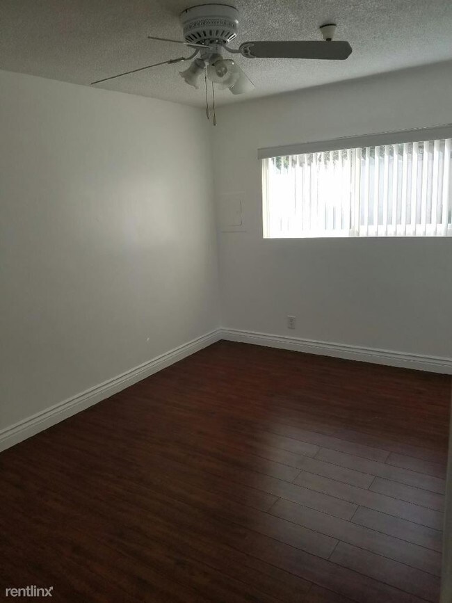 Foto del edificio - 7862 Newman Ave