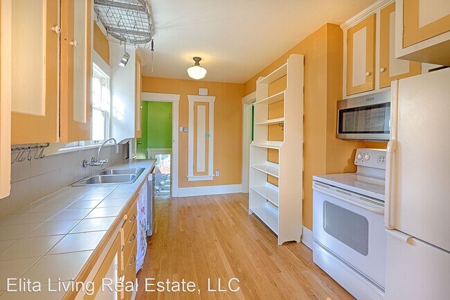 Building Photo - 3 br, 2 bath House - 1022 NE 69th St.