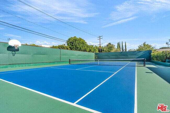 Foto del edificio - 802 N Crescent Dr