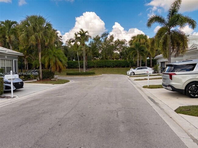 Foto del edificio - 4951 Mallory St