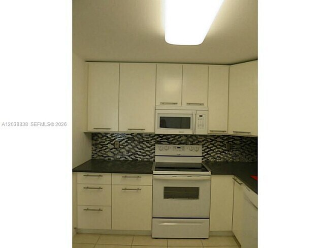 Foto del edificio - 205 Lakeview Dr