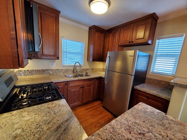 Foto del edificio - 3549 Highland Ave