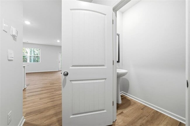 Building Photo - 5961 Skylar Dr