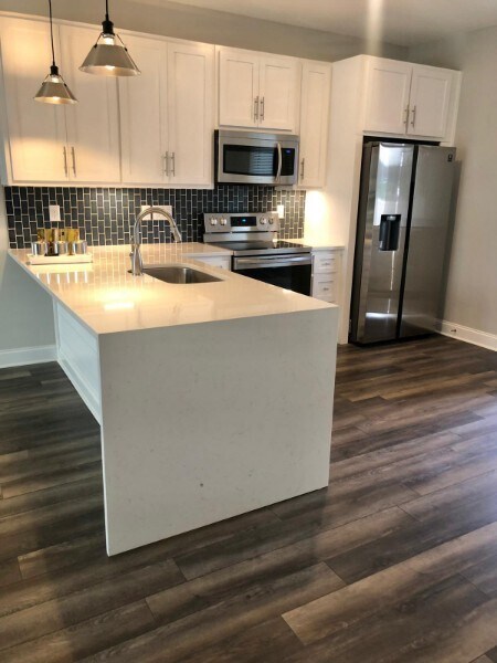 Foto del edificio - 555 Gresham Ln