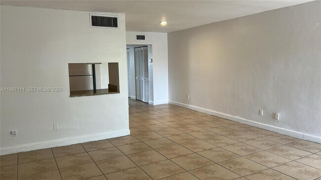 Foto del edificio - 1855 NE 121st St