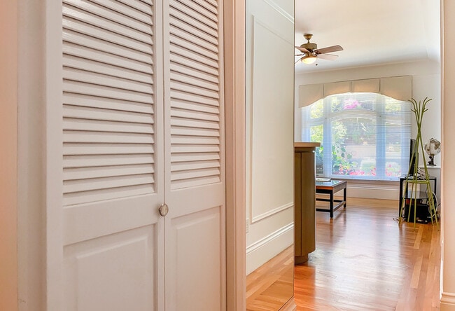 Photo - 2250 Bush St Apartment