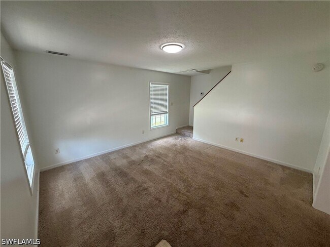 Building Photo - 250 Leawood Cir