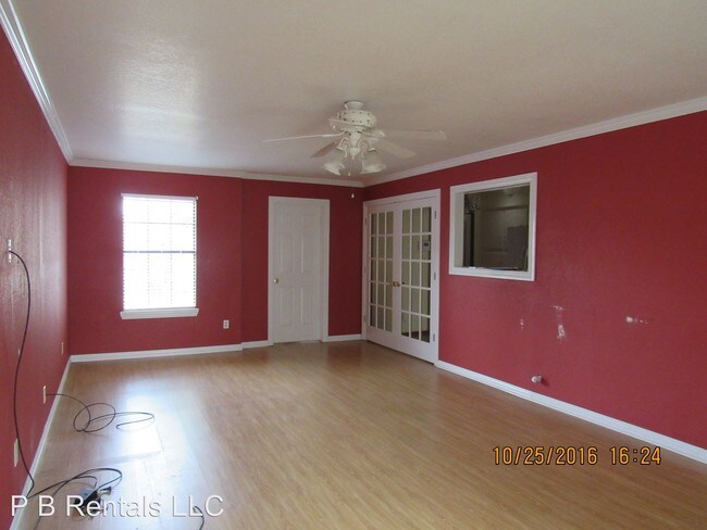Building Photo - 911 NE Dove Ln