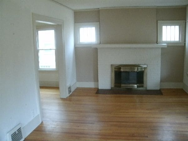 Building Photo - 140 Woodside Rd