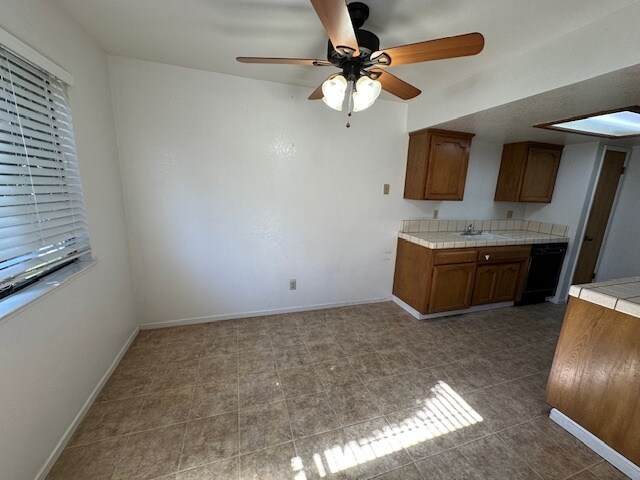 Foto del edificio - 49400 River Park Rd