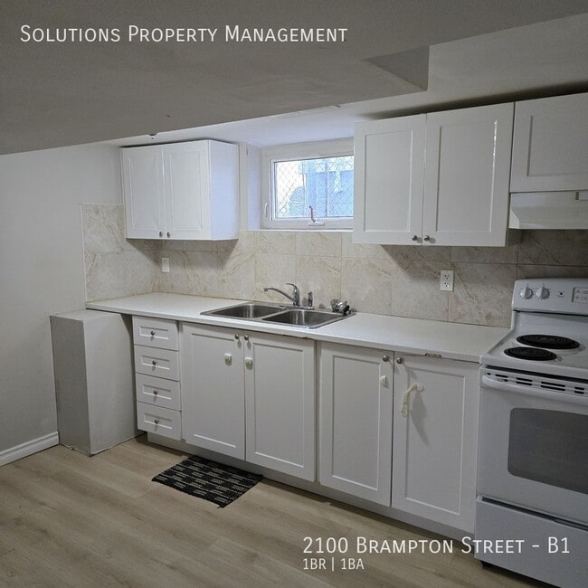 Building Photo - **Cute 1 Bedroom, 1 Bathroom Basement Close to Highway**