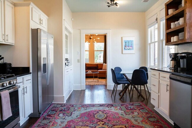 Foto del edificio - 158 N Willett St