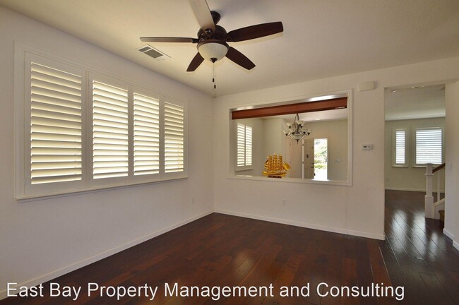 Building Photo - 4 br, 2.5 bath House - 2540 Lakeport Dr.