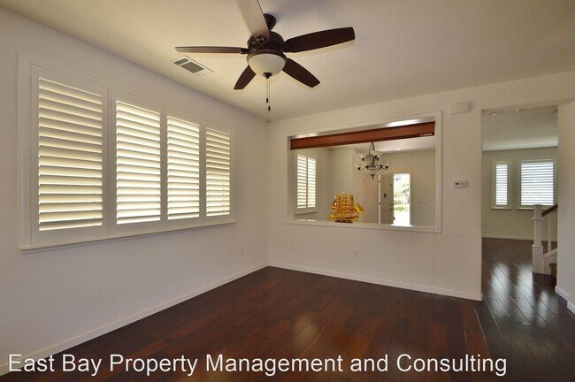 Foto del edificio - 4 br, 2.5 bath House - 2540 Lakeport Dr.