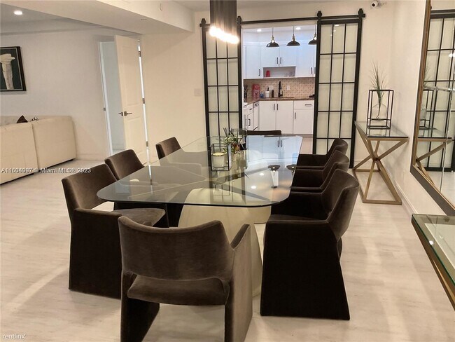 Building Photo - 3 br, 2 bath House - 10150 Collins Ave # 204S