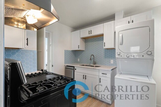 Foto del edificio - 4571 North Ave