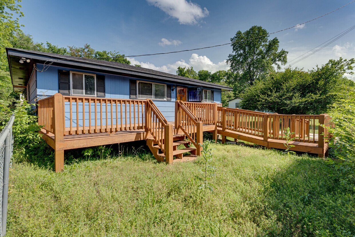 Foto principal - 1010 N Hickory St