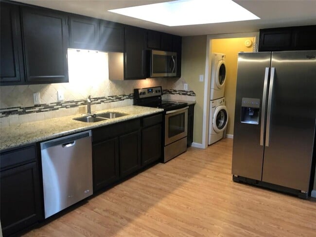 Building Photo - 14777 Wunderlich Dr