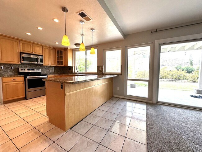 Foto del edificio - $1,000 OFF FIRST MONTH'S RENT! 4BR/3BA Hou...