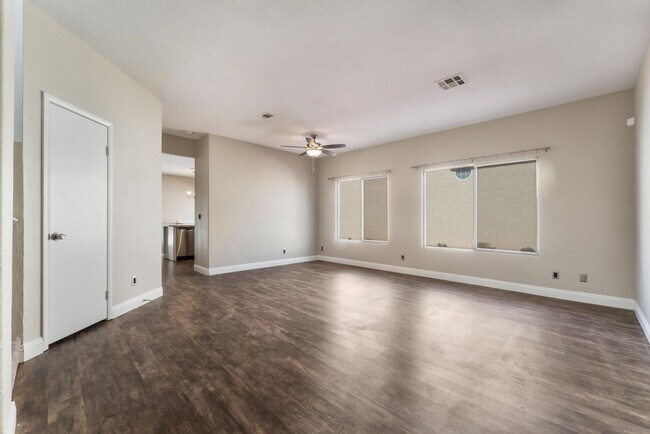 Building Photo - 16174 Royal Canyon Dr