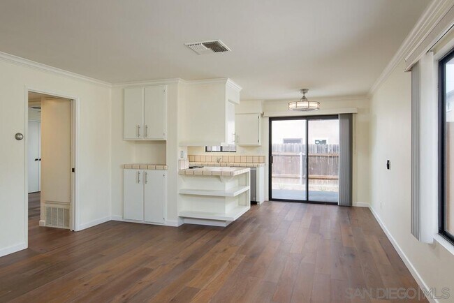 Foto del edificio - 3124 Ingelow St