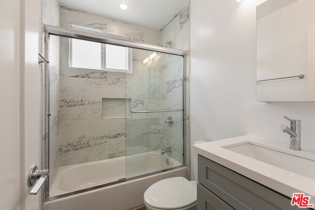 Building Photo - 2401 S Sycamore Ave