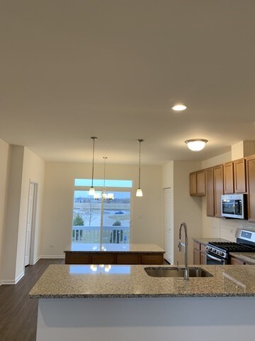 Building Photo - 2300 Fox Valley Center