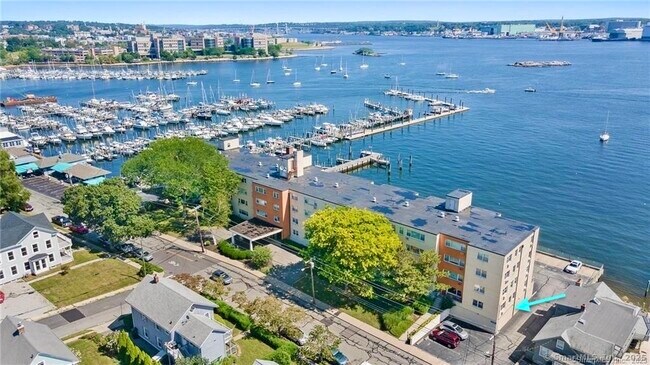 Foto del edificio - 292 Pequot Ave