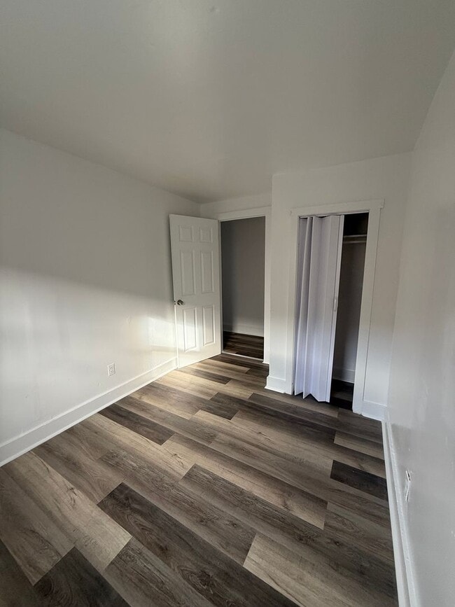 Building Photo - 124 S Chillicothe St