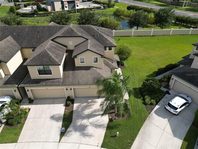 Foto del edificio - 2400 Seven Oaks Dr