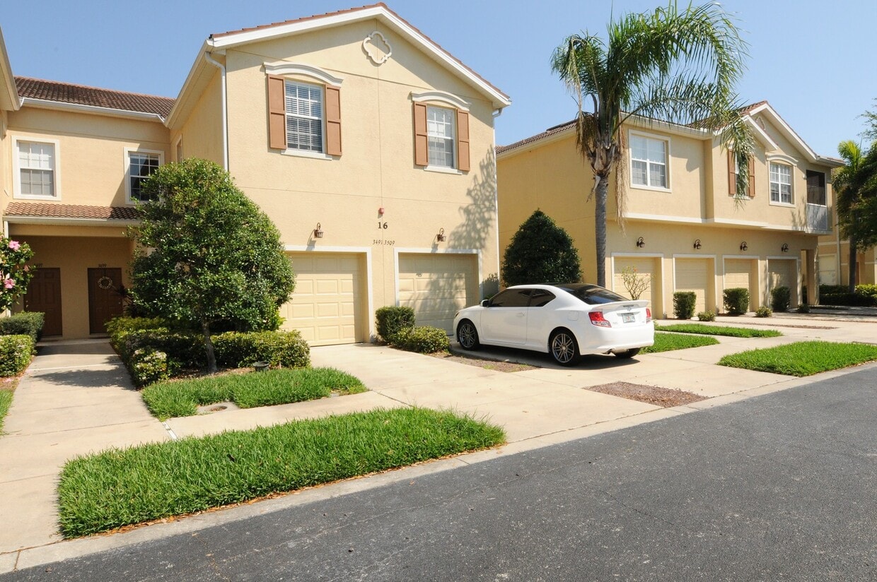 3499 Parkridge Cir, Sarasota, FL 34243 Townhome Rentals in Sarasota FL