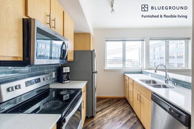 Building Photo - 535 Pontius Ave N