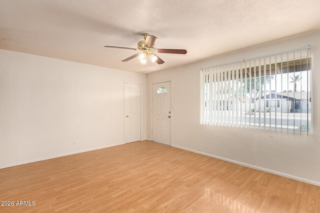 Foto del edificio - 550 W 19th St