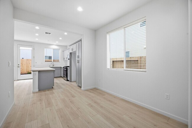 Foto del edificio - Brand New 4 Bedroom 3 Bathroom with solar in NW Visalia!!!