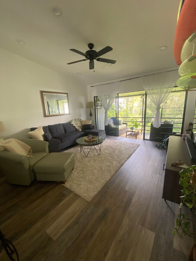 Building Photo - 800 NW Fork Rd