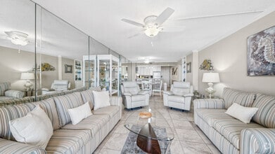 Building Photo - 7205 Thomas Dr