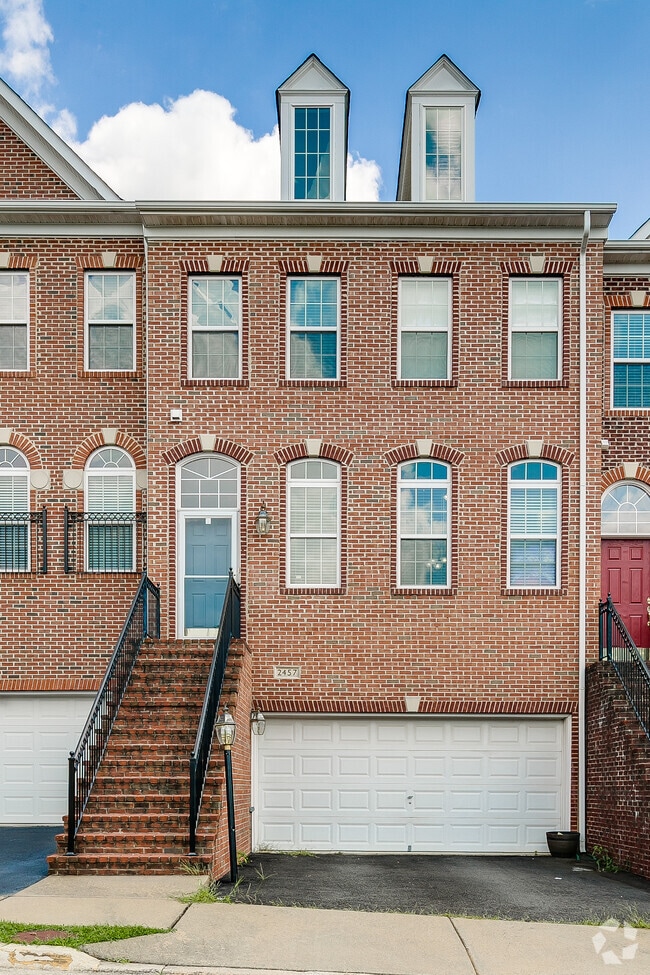 Building Photo - 2457 Silk Ct