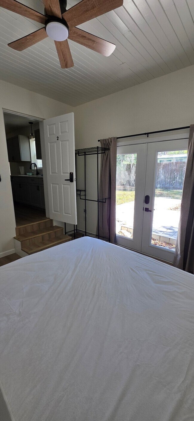 Foto del edificio - 527 NW 35th Ter