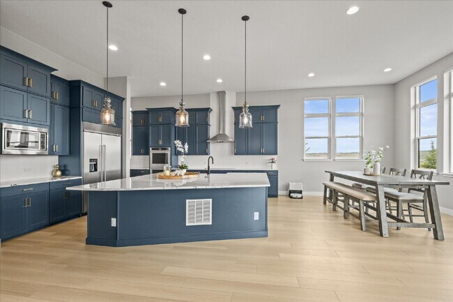 Building Photo - $7,495.00, Stunning 6 bed, 5 bath Ranch-St...