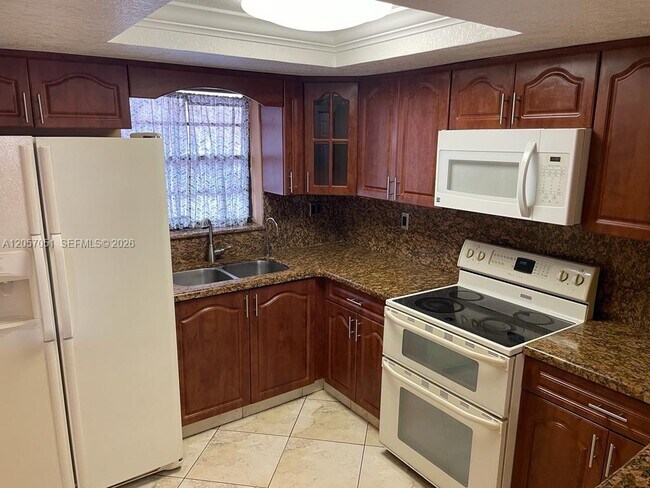 Foto del edificio - 10851 SW 6th St