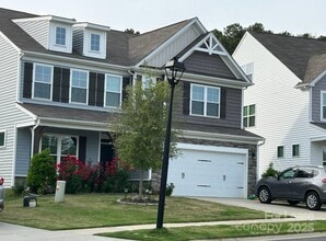 Building Photo - 119 Tiller Way