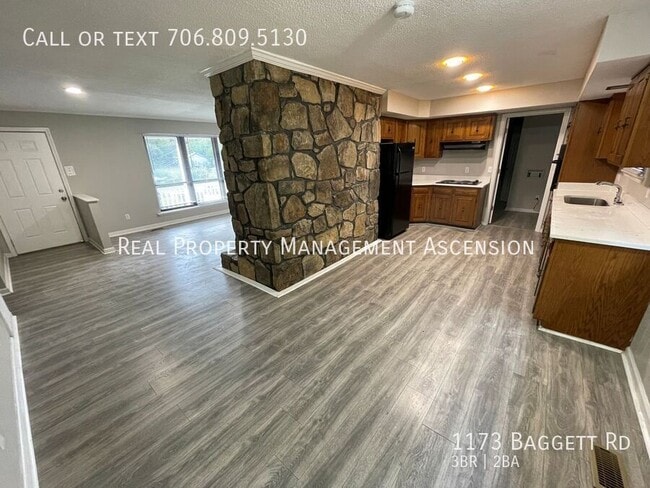 Building Photo - 3 Bed, 2.5 Bath in Ringgold - Two Car Garage