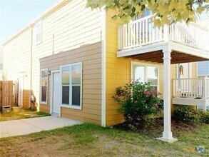 Building Photo - 112 Rush Haven