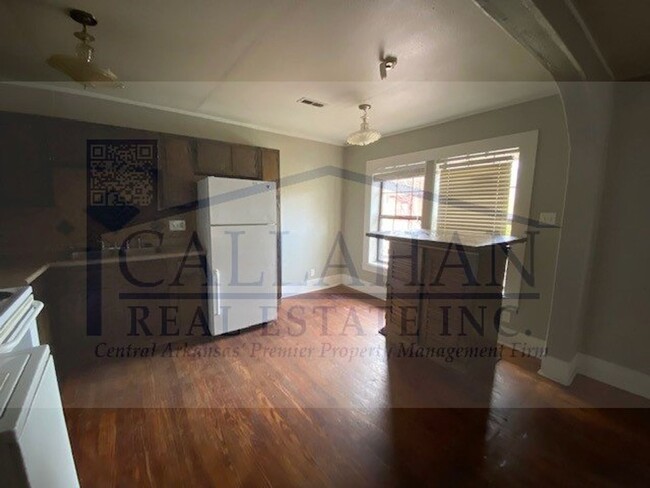 Building Photo - NLR One Bedroom Duplex