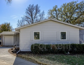 Building Photo - 8061 Arbor St
